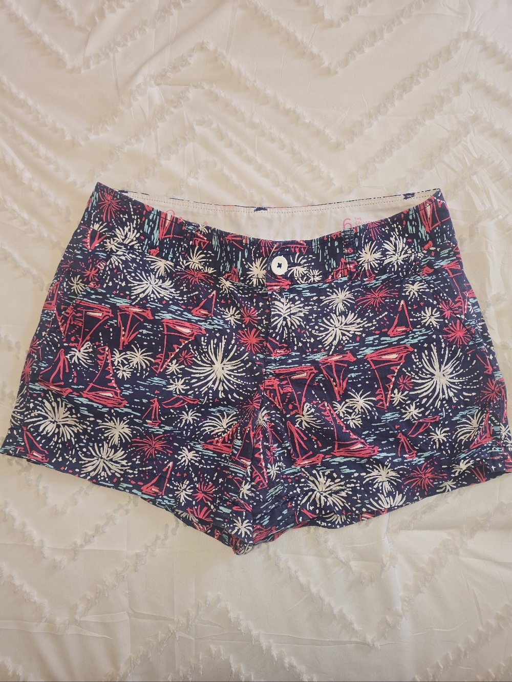 EUC RARE Lilly Pulitzer Sparks Fly Callahan Shorts